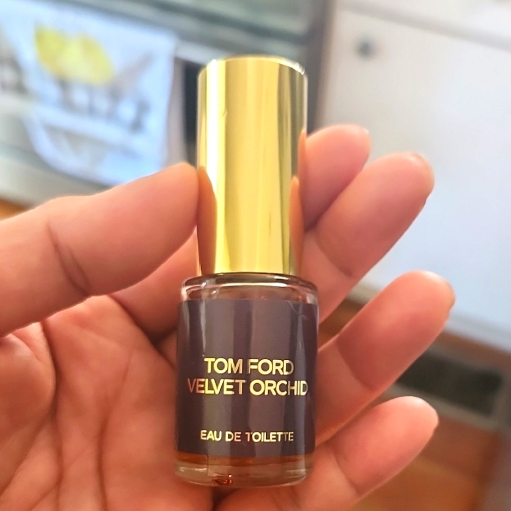 Tom Ford Velvet Orchid Gold and Purple Bottle